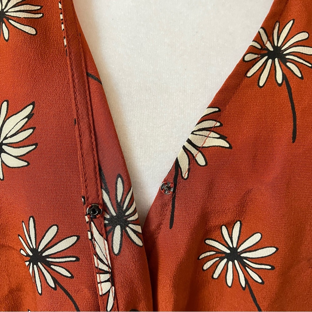 Madewell Red / Orange Floral 100% Silk Floral 3/4 Sleeve Blouse size Medium - Picture 8 of 10